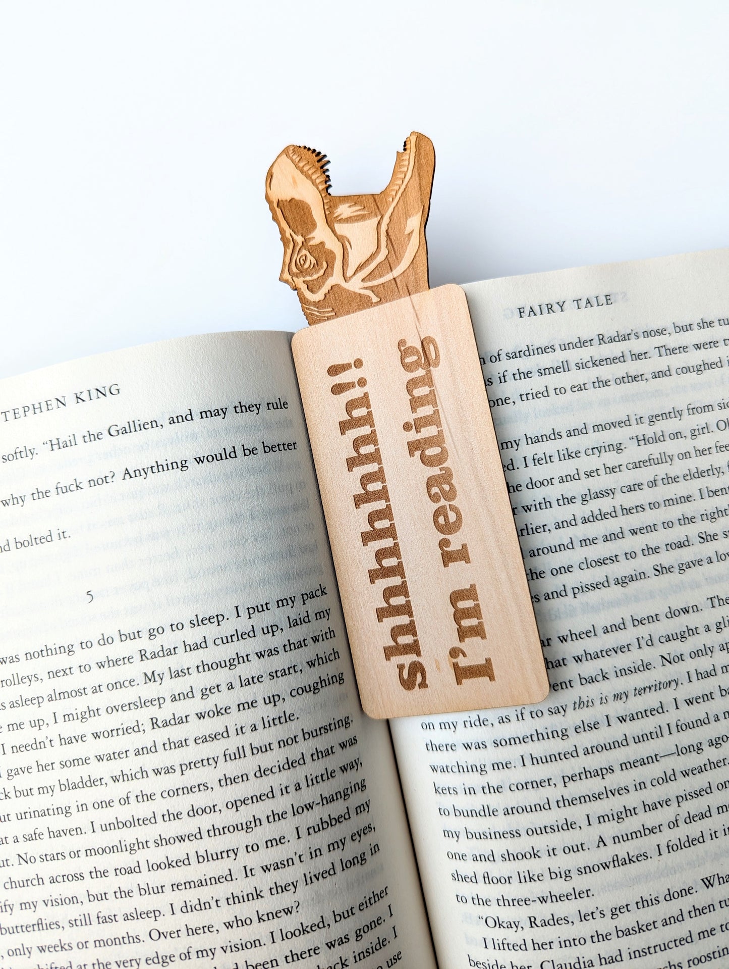 Shhhh!! I'm Reading | Engraved Wooden Bookmark (T) - Emberglow Gaming