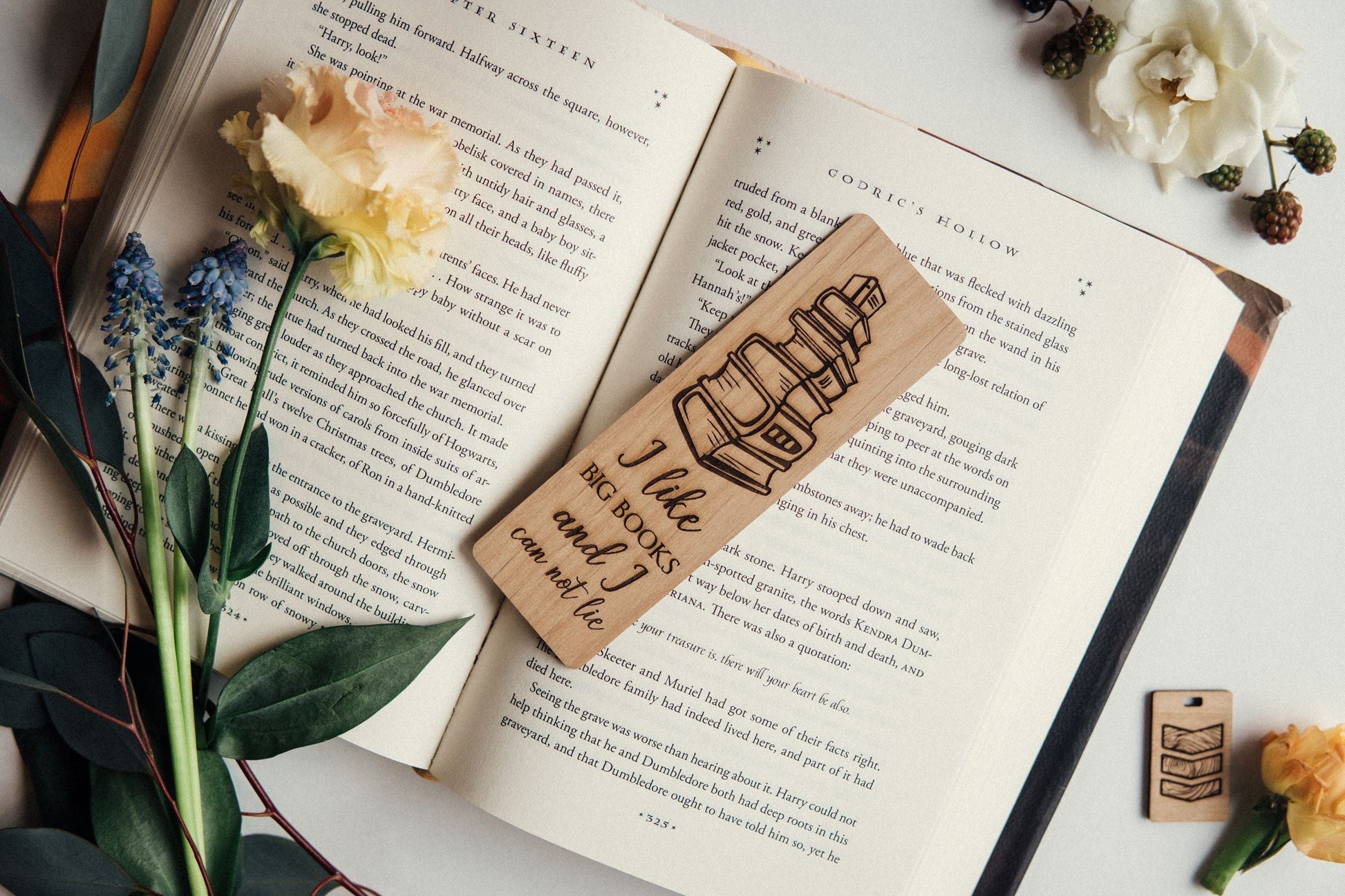 I Like Big Books and I Cannot Lie | Engraved Wooden Bookmark (T) - Emberglow Gaming